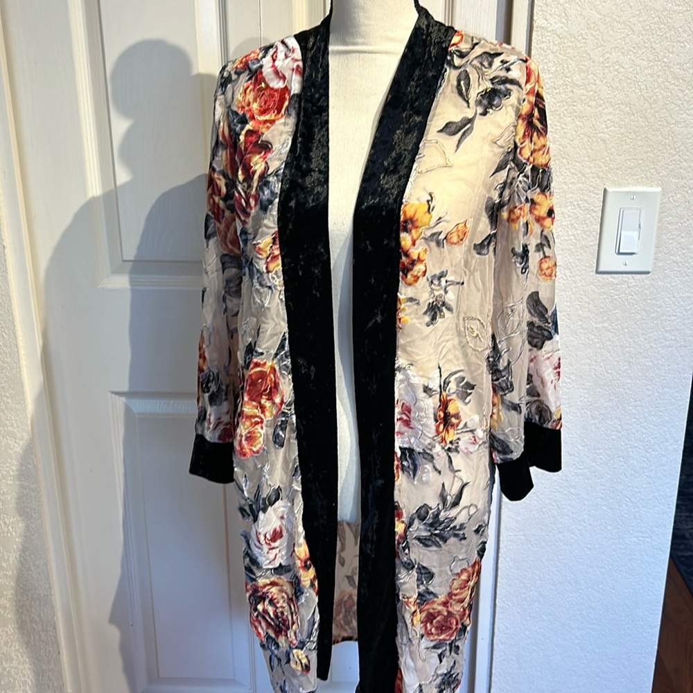 Rd & Koko Velvet Burnout Rose Sheer Kimono